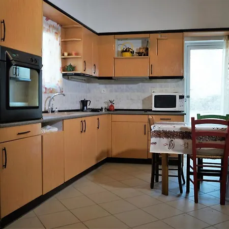 With 3 Bedrooms In Akoumia, With Wonderful Mountain View, Fu Apartment *